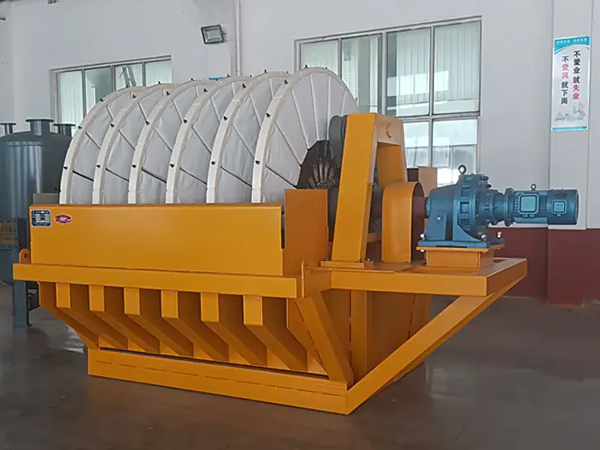 Filtru de disc cu vid rotativ